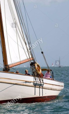bristol-pilot-cutter-polly-agatha-sail-gaff-rig-bowsprit-fast-tough-BE4FYF